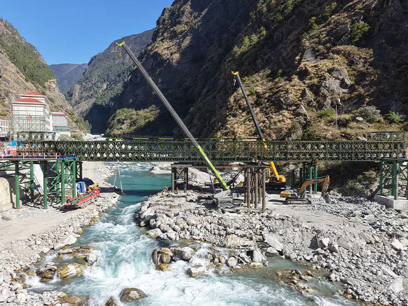 Ponte dell'ancora di salvezza del porto di Jilong in Nepal